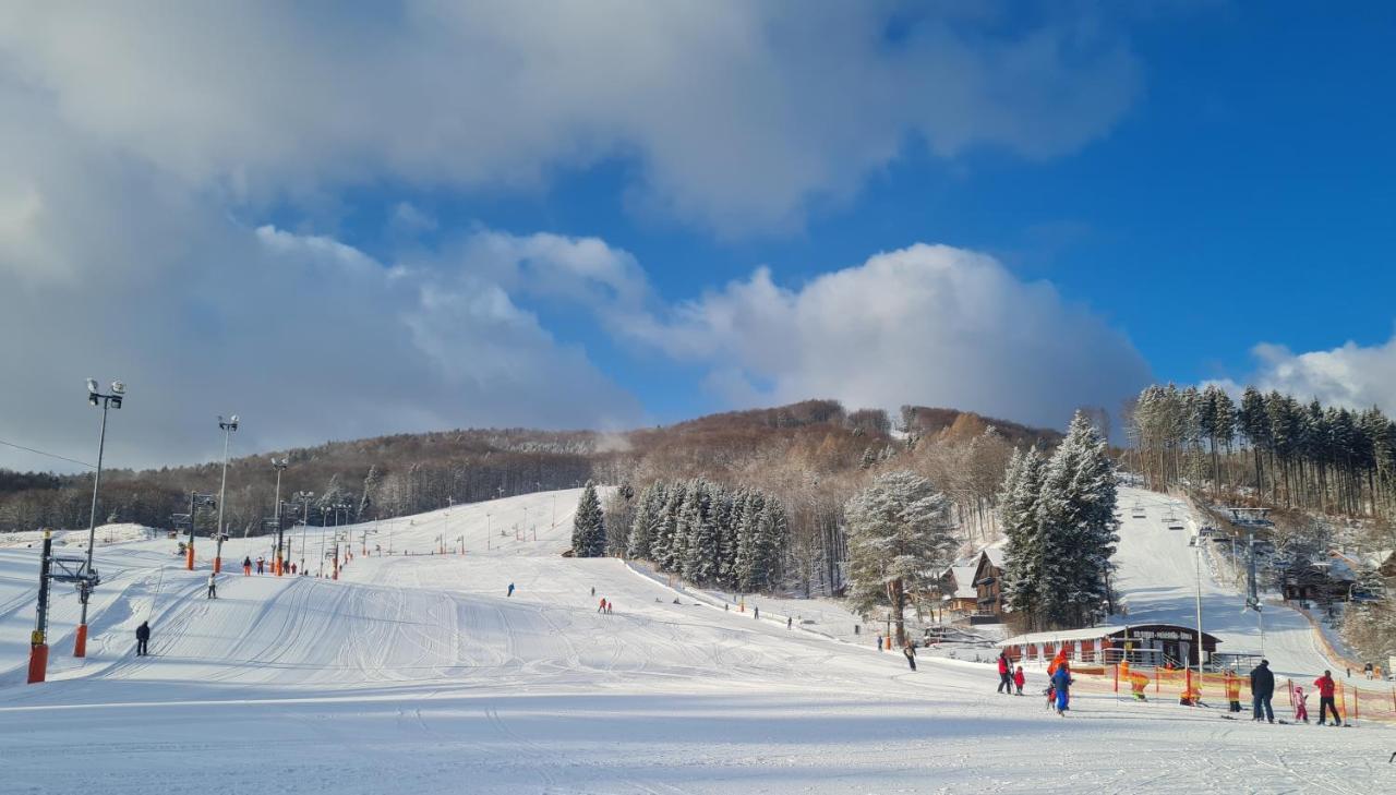 Snowland Apartmany Valca Bagian luar foto